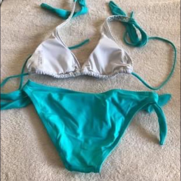 Bikini - Picture 2 of 4